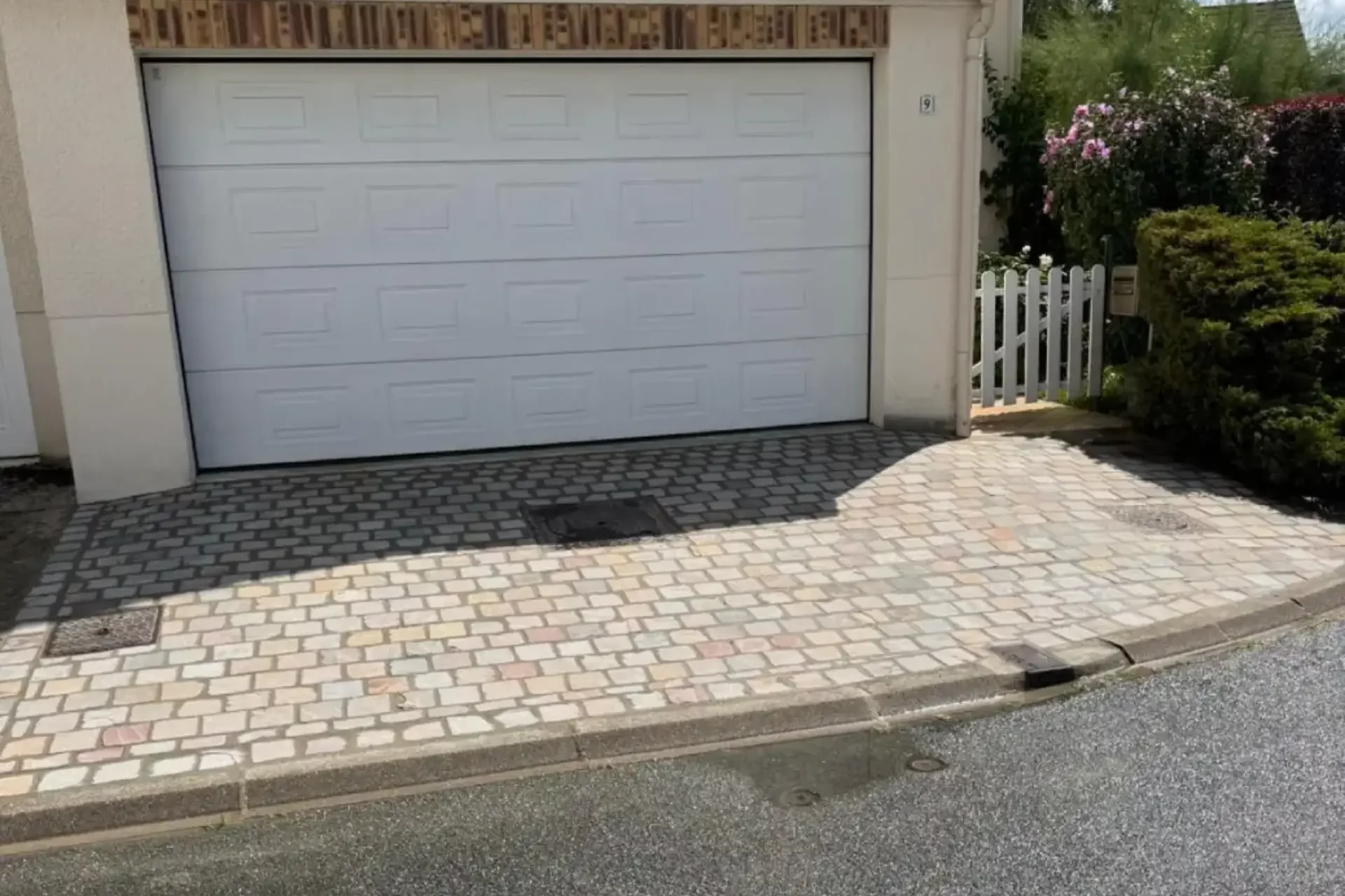 Pavage clair pour accès de garage à Thiais